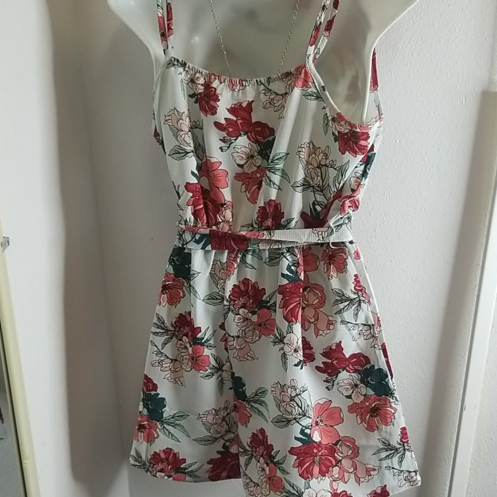 Floral Romper - Picture 5 of 8